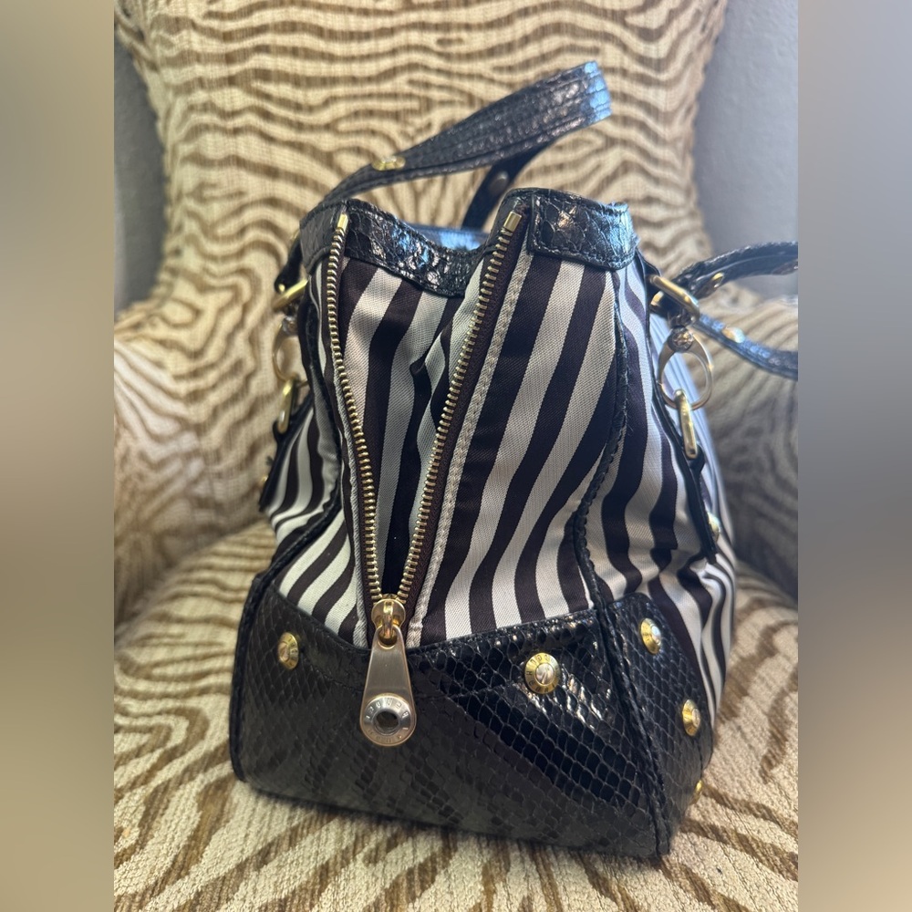 Henri Bendel 712 5th Avenue Large Shoulder Bag - Picture 6 of 8